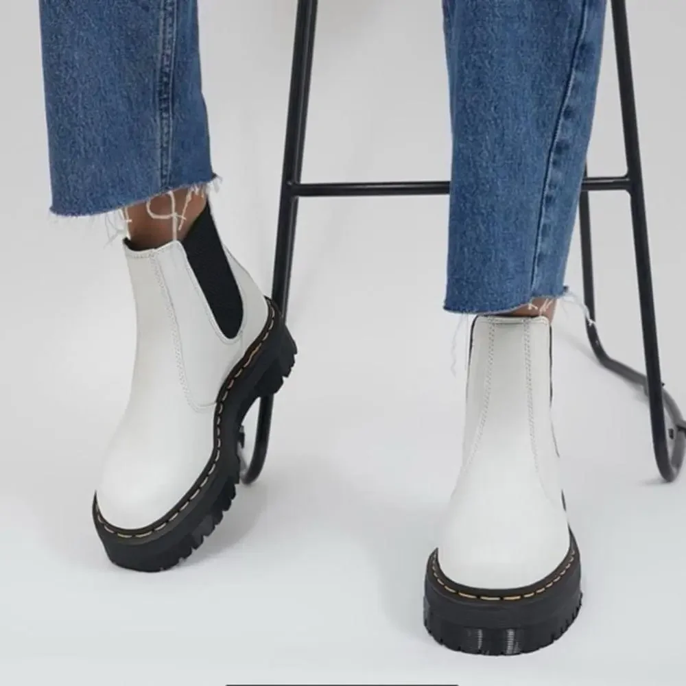 BRAND NEW CONDITION DR MARTENS 2976 QUAD SMOOTH PLATFORM BOOT | THICK SOLE |LOOP - Picture 7 of 8